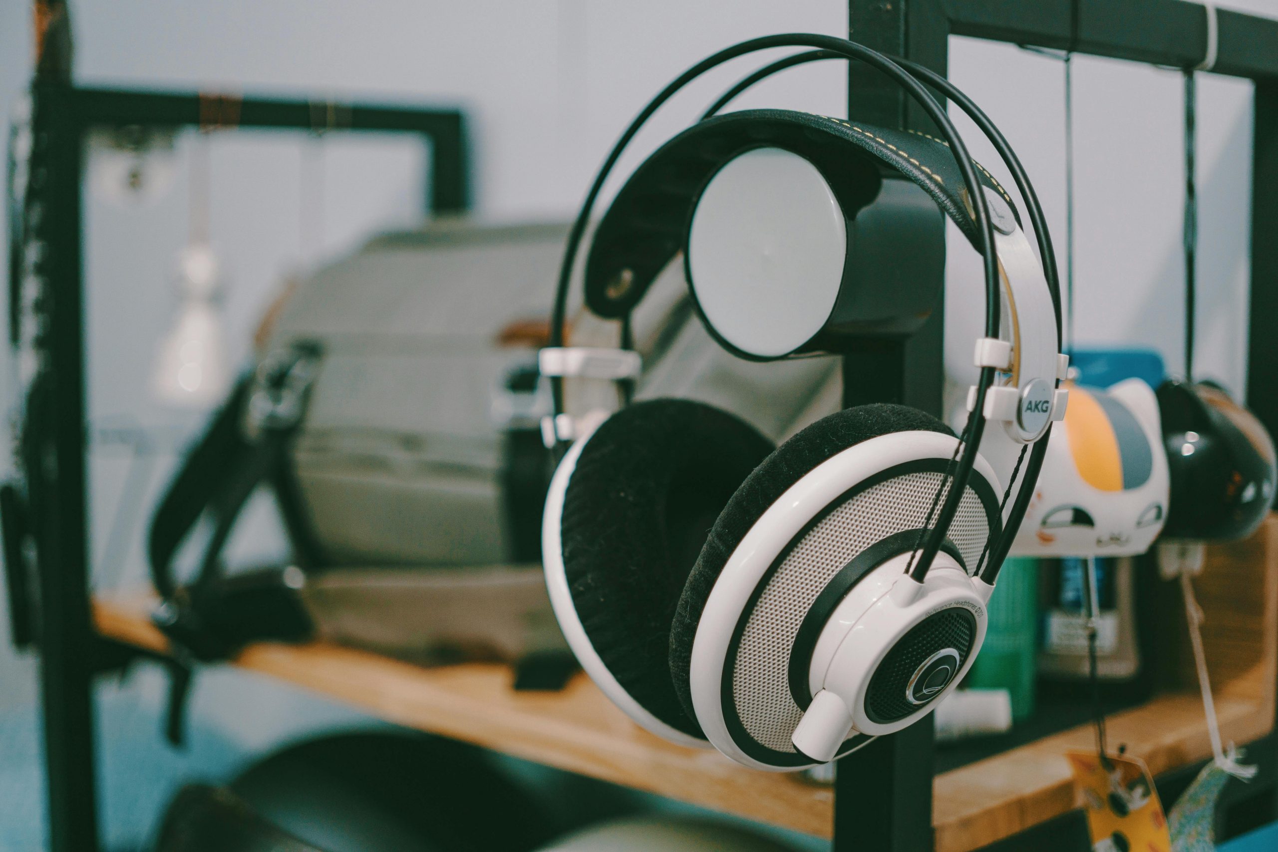 What’s the difference between Sony WH-1000XM5 and XM6